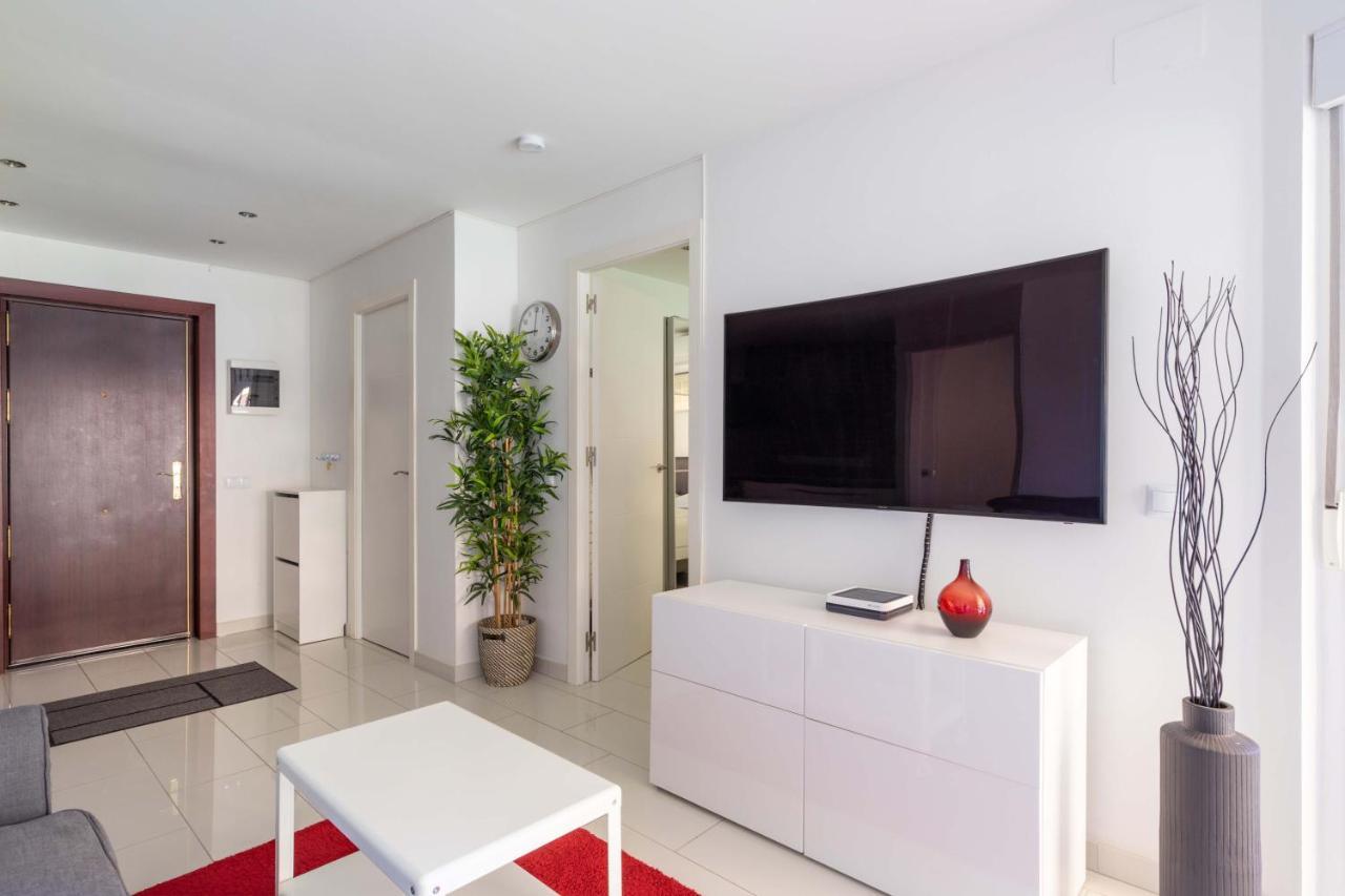 Shoreline Apartment In Fuengirola By Costarentals - Ref 88 외부 사진